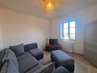 Gîte spacieux au Crozet - Animaux acceptés et WiFi - FR-1-496-341 - 1