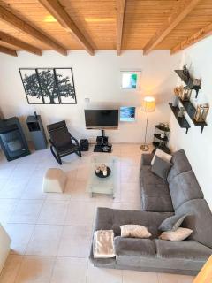 Cozy Mountain Retreat - Jacuzzi, Outdoor Kitchen, Activity Area for Adults & Kids, Veranda & More - 8