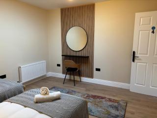 Riverside Loft Group Accommodation - 6