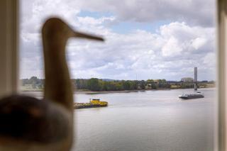 Fährmann im Häuschen am Rhein - 6