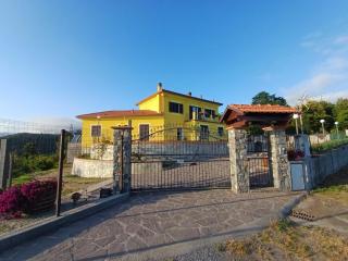 JOIVY Villa Guanna - Charming Flat with Garden - 0