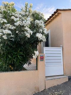 3 bedroom house with pool - 5